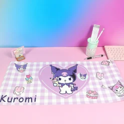 Lila-rutigt skrivbordsunderlägg - Kuromi i hjärta