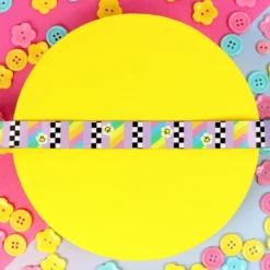 Nyckelband - Lila med smiley flowers