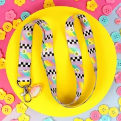 Nyckelband - Lila med smiley flowers