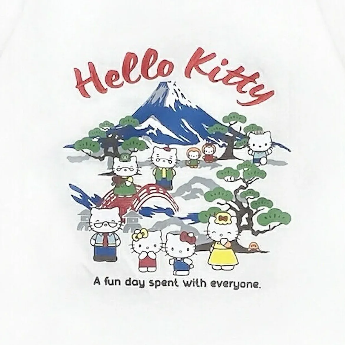 Oversize T-Shirt - Hello Kitty Mt. Fuji White
