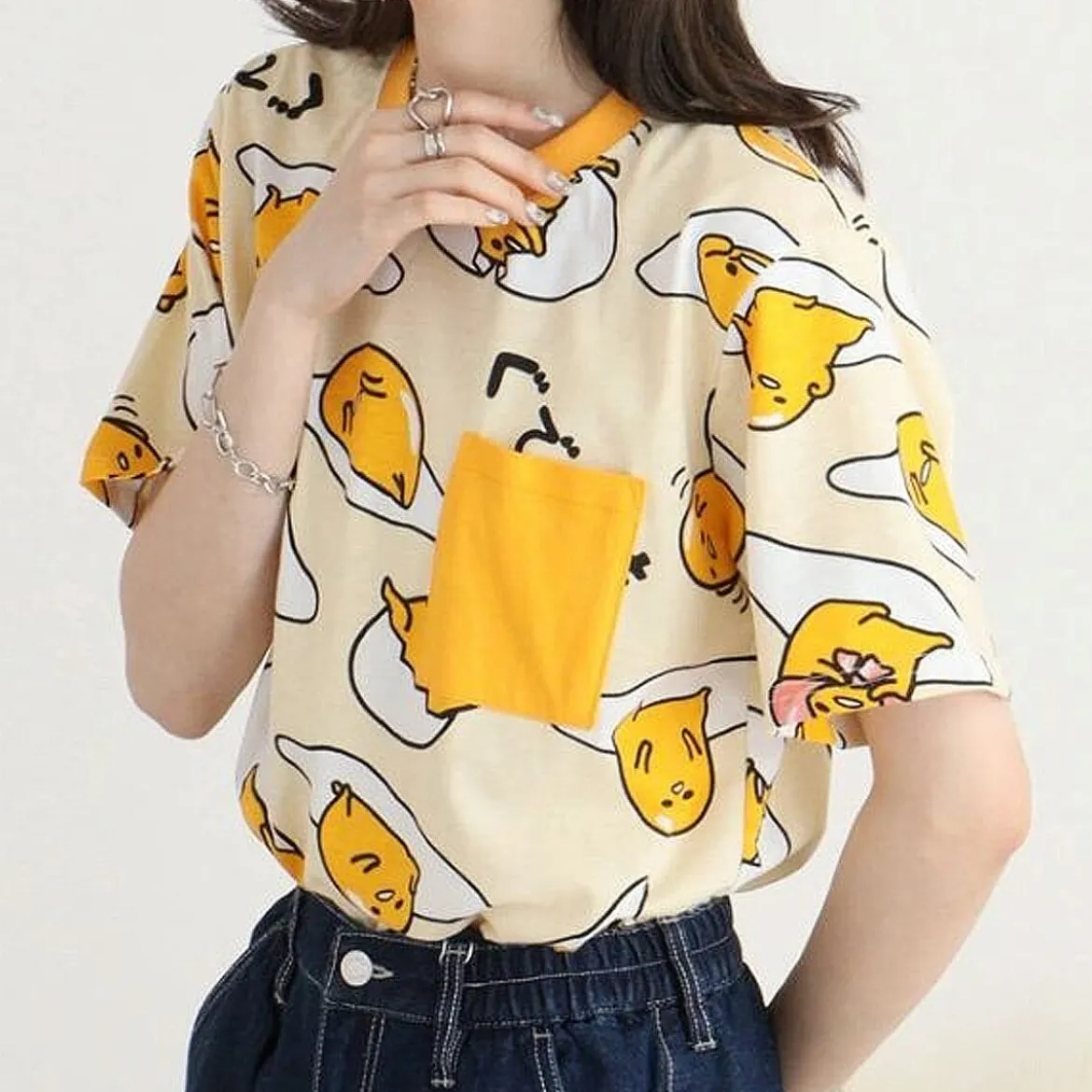 Pocket T-shirt - Gudetama Allover