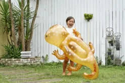 Pool Float Jättesalamander