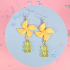 Örhängen - Gul vindsnurra & gummibjörn