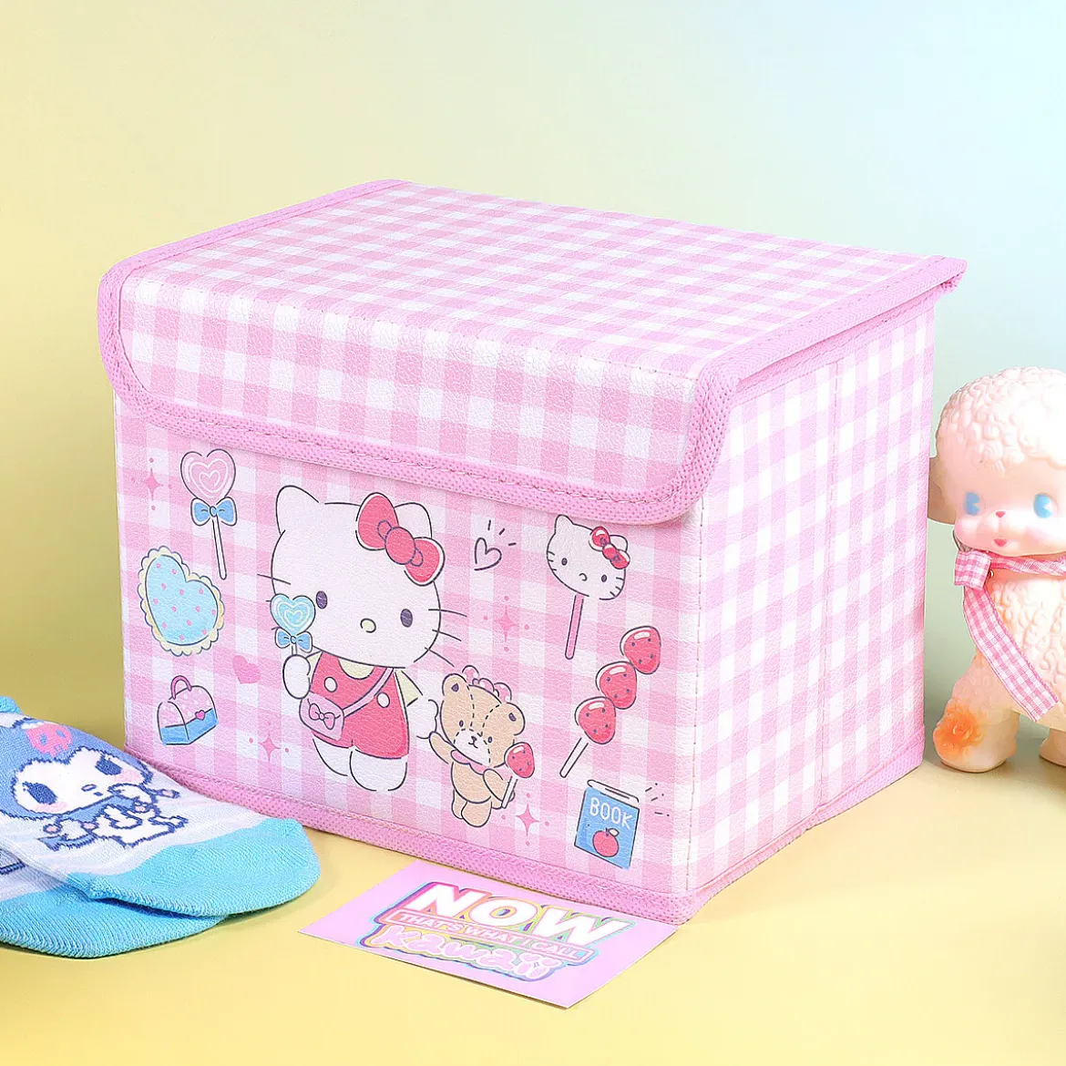 Rutig rosa låda med lock - Hello Kitty sweets
