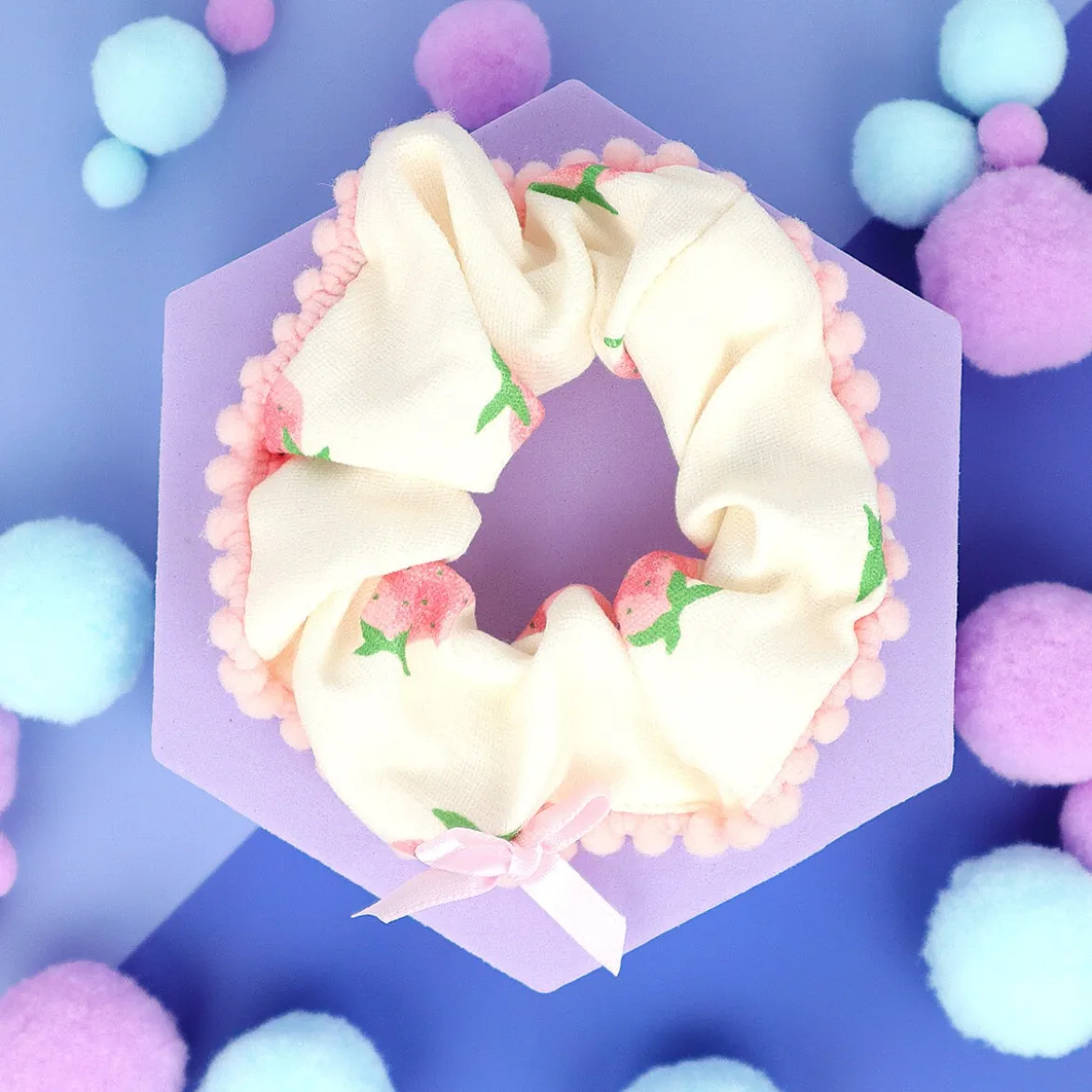 Scrunchie - Strawberry Bow