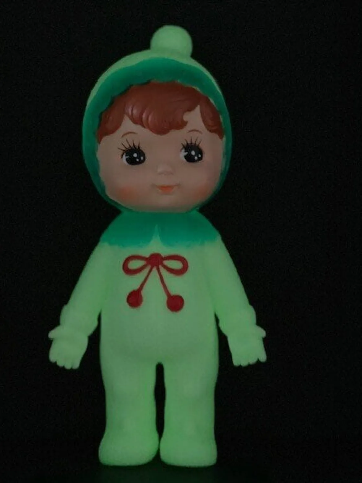 Vinylfigur Glowing Pajama Charmy-chan, limited edition